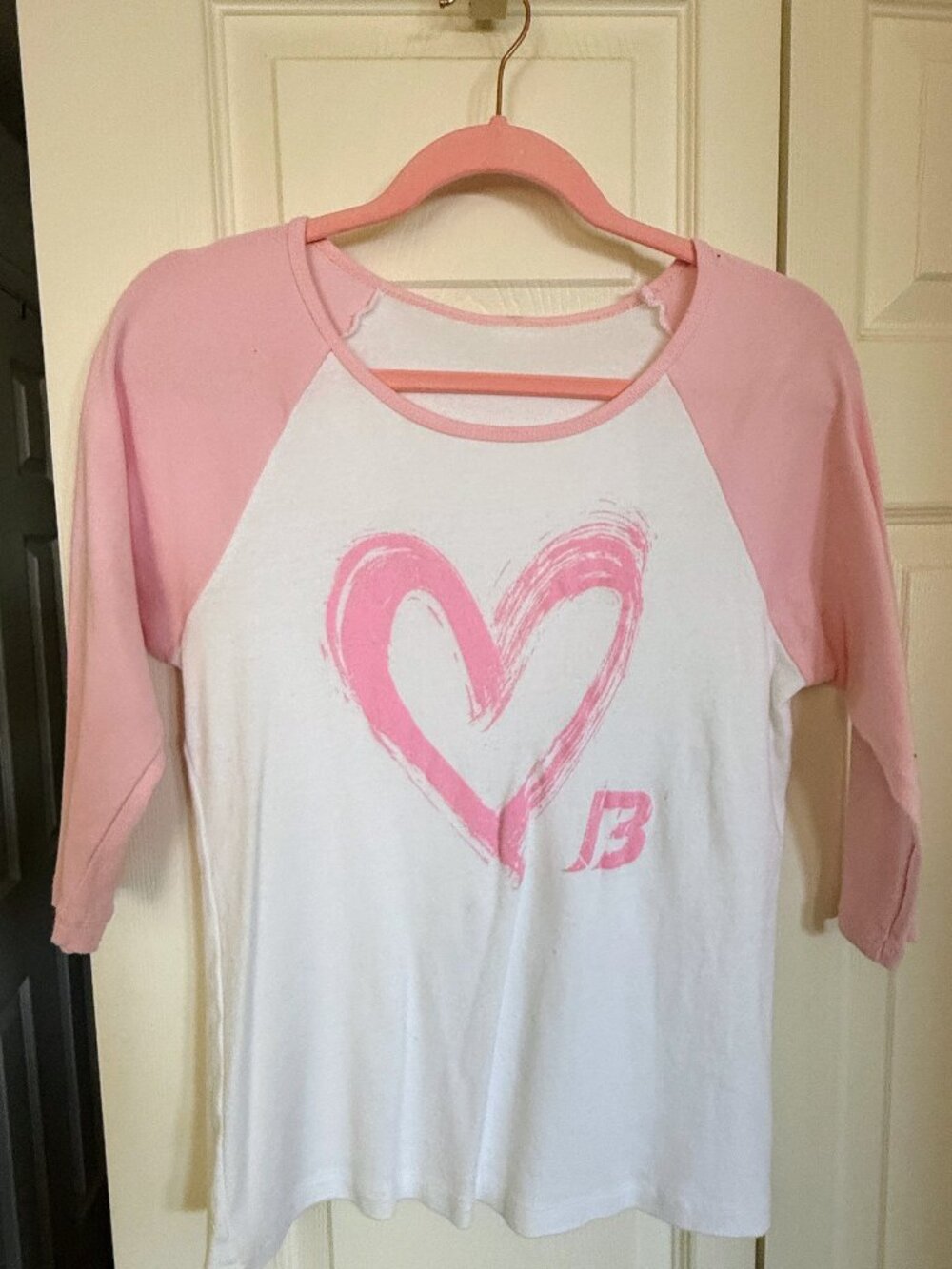Bombshell raglan tee